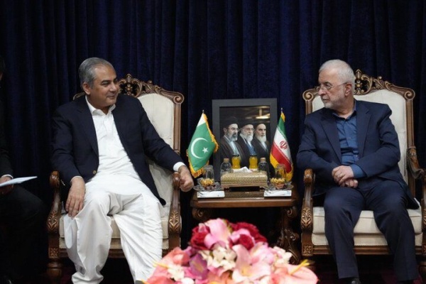 وزير الداخلية الايراني استقبل في طهران نظيره الباكستاني