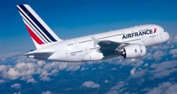 فرنسا تعلق رحلاتها الجوية إلى الرياض ودبي وتمدد تعليق رحلاتها إلى بيروت بسبب الأوضاع الأمنية فرنسا تعلق رحلاتها الجوية إلى الرياض ودبي وتمدد تعليق رحلاتها إلى بيروت بسبب الأوضاع الأمنية