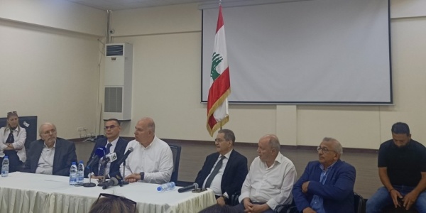 الوزير حيدر عقد اجتماعا مع ارباب العمل والعمال وتفقد دائرة العمل في سرايا صيدا أضرار العدوان رفعتها الى المحافل الدولية الوزير حيدر عقد اجتماعا مع ارباب العمل والعمال وتفقد دائرة العمل في سرايا صيدا أضرار العدوان رفعتها الى المحافل الدولية