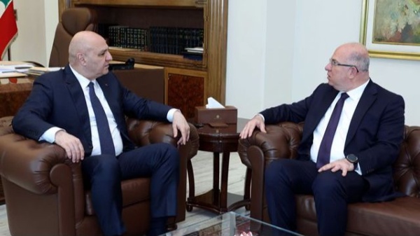 وزير العمل من بعبدا تنظيم العمالة الأجنبية في الأفران وتشكيل مجلس إدارة جديد للضمان قريب ا
