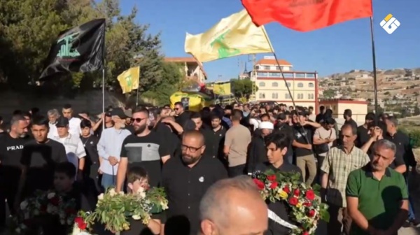 سرعين الفوقا تود ع الشهيد المجاهد عبد الحسين عبد الله في تشييع حاشد سرعين الفوقا تود ع الشهيد المجاهد عبد الحسين عبد الله في تشييع حاشد