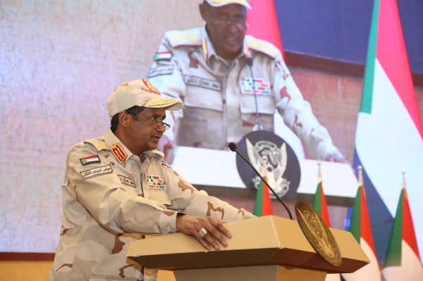 محكمة سودانية تصدر حكم ا غيابي ا بالإعدام بحق حميدتي و15 آخرين بتهم الإبادة الجماعية