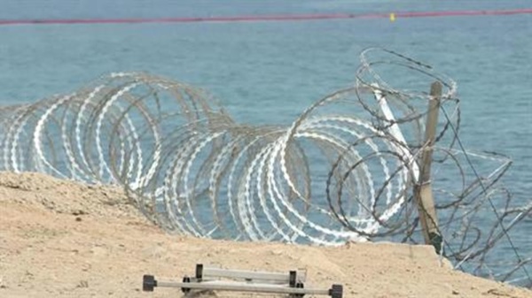 المغرب الحكومة تثب ت أسياخ ا شائكة جديدة قرب سبتة لوقف تدفق المهاجرين