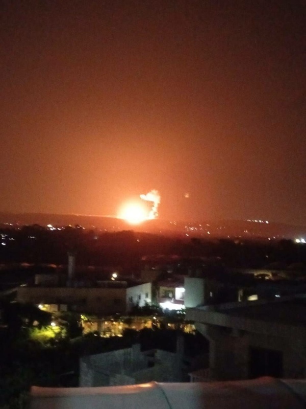 بالفيديو لحظة التفجير الإسرائيلي العنيف في مجدل زون مشاع المنصوري في جنوب لبنان بالفيديو لحظة التفجير الإسرائيلي العنيف في مجدل زون مشاع المنصوري في جنوب لبنان