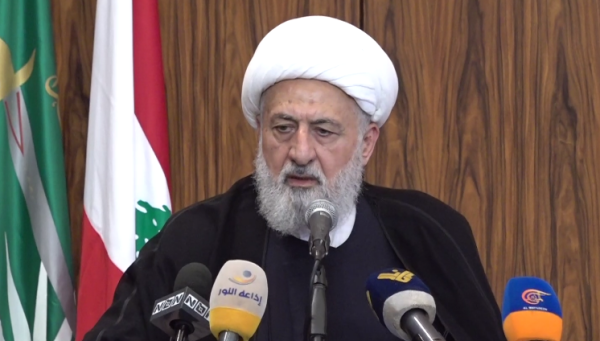 العلامة الخطيب حذر من نهج التعاطي مع الطائفة الشيعية على اساس انها مهزومة ورحب بالانسحاب الاميركي من العراق العلامة الخطيب حذر من نهج التعاطي مع الطائفة الشيعية على اساس انها مهزومة ورحب بالانسحاب الاميركي من العراق