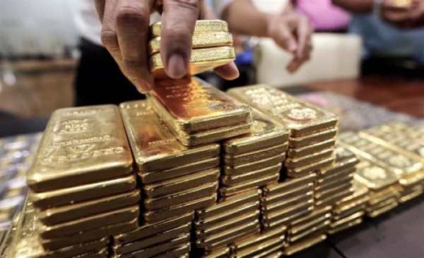 الذهب يرتفع قليلا مع تراجع الدولار في ظل انحسار توقعات رفع الفائدة الذهب يرتفع قليلا مع تراجع الدولار في ظل انحسار توقعات رفع الفائدة