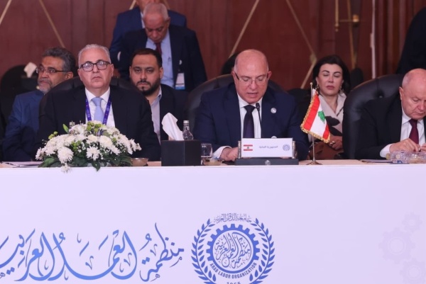 وزير العمل العدوان خل ف أضرارا كبيرة طالت الإنسان والاقتصاد والمؤسسات ونريد الانتقال من إدارة الأزمة إلى إدارة التعافي والتطور وزير العمل العدوان خل ف أضرارا كبيرة طالت الإنسان والاقتصاد والمؤسسات ونريد الانتقال من إدارة الأزمة إلى إدارة التعافي والتطور