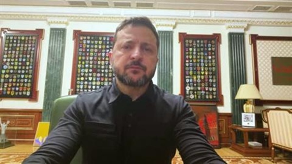 زيلينسكي أوكرانيا مستعدة لاتخاذ خطوات لخفض التصعيد شريطة أن تحذو روسيا حذوها