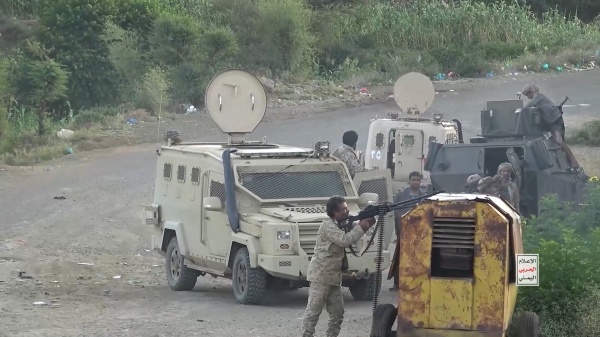 بالفيديو مشاهد من طرد القوات اليمنية تحشيدات سعودية من تعز بالفيديو مشاهد من طرد القوات اليمنية تحشيدات سعودية من تعز