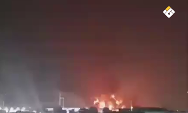بالفيديو تجد د النيران في مصفاة رأس التنورة السعودية بعد يومين من السيطرة على الحريق بالفيديو تجد د النيران في مصفاة رأس التنورة السعودية بعد يومين من السيطرة على الحريق