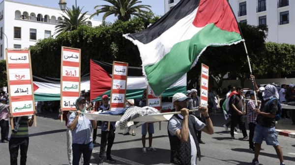 آلاف المغاربة يحيون ذكرى طوفان الأقصى في أكثر من 30 مدينة ويرفضون التطبيع آلاف المغاربة يحيون ذكرى طوفان الأقصى في أكثر من 30 مدينة ويرفضون التطبيع