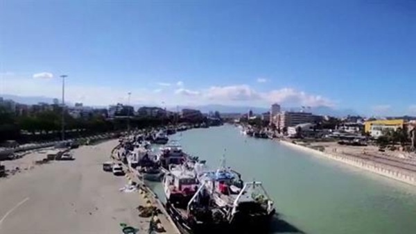 إيطاليا صيادو الأسماك في إيطاليا يوقفون نشاطهم احتجاجا على ارتفاع أسعار الوقود