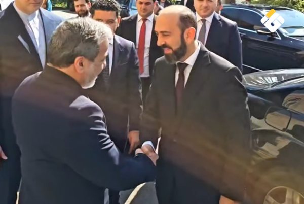 بالفيديو عراقجي يستقبل نظيره الأرميني في طهران