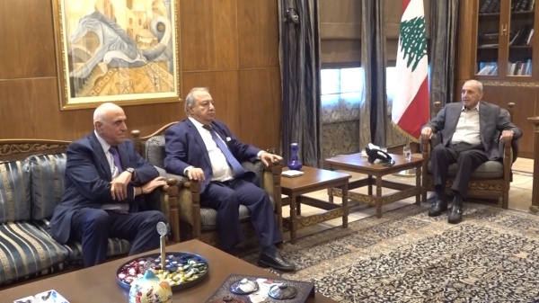 نقيبا الصحافة والمحررين زارا الرئيس بري أكد حرصه على حرية الاعلام ودور النقابتين نقيبا الصحافة والمحررين زارا الرئيس بري أكد حرصه على حرية الاعلام ودور النقابتين