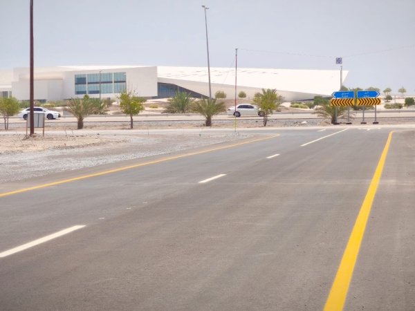 وزارة النقل تفتتح الحركة المرورية لمشروعين للطرق بالداخلية
