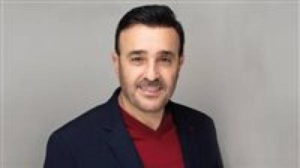 صابر الرباعي قدامي 5 سنين وأوقف الغناء والنفاق من أقرب الناس ضي ع بوصلتي وأثر على صحتي