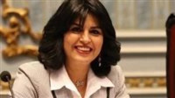 النائبة هند رشاد لـ تحيا مصر الأسرة شريك في المسؤولية القانونية عند السماح لغير المؤهلين بالقيادة النائبة هند رشاد لـ تحيا مصر الأسرة شريك في المسؤولية القانونية عند السماح لغير المؤهلين بالقيادة