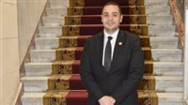 النائب عادل عتمان لـ تحيا مصر منح الأب السيارة لابنه أو ابنته دون التأكد من الأهلية يستوجب مساءلة قانونية وعقوبات رادعة النائب عادل عتمان لـ تحيا مصر منح الأب السيارة لابنه أو ابنته دون التأكد من الأهلية يستوجب مساءلة قانونية وعقوبات رادعة