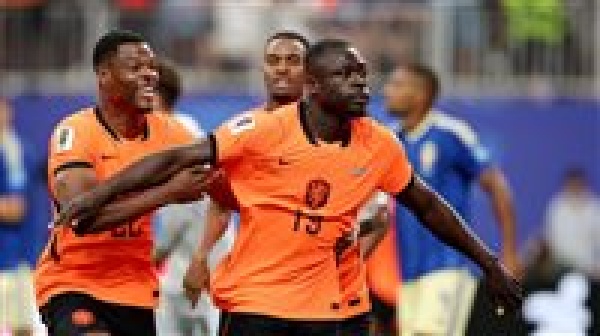هولندا ضد السويد ملخص اهداف ونتيجة مباراة هولندا ضد السويد في كأس العالم بعد مرور 45 دقيقة هولندا ضد السويد ملخص اهداف ونتيجة مباراة هولندا ضد السويد في كأس العالم بعد مرور 45 دقيقة