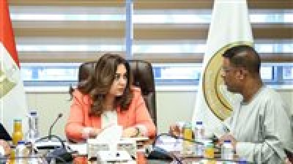 النائب عبدالرحمن البشاري يطالب وزيرة التنمية المحلية بتخفيض أسعار تقنين الأراضي السكنية والزراعية بالأقصر لتخفيف الأعباء عن الأسر