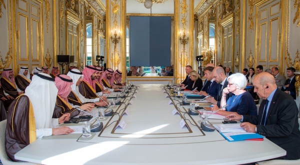 بيان سعودي فرنسي يدين استهداف الحوثيين للمنشآت المدنية والسفن ويدعم الرئاسي اليمني بيان سعودي فرنسي يدين استهداف الحوثيين للمنشآت المدنية والسفن ويدعم الرئاسي اليمني