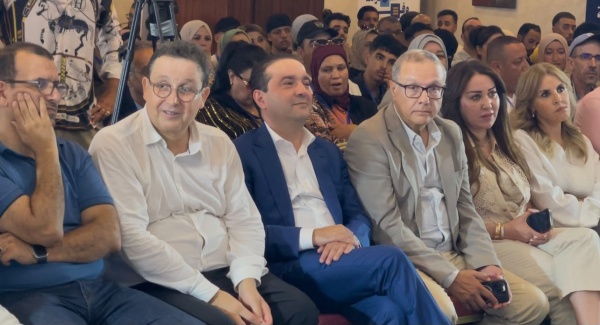 انطلاق اللقاء التواصلي للأحرار بالحي الحسني محمد شوكي يقود أشغال الاجتماع بحضور قيادات الحزب انطلاق اللقاء التواصلي للأحرار بالحي الحسني محمد شوكي يقود أشغال الاجتماع بحضور قيادات الحزب