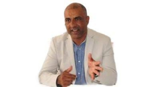 المهندس محمد النكوط يحيي الوردة بدائرة بن امسيك المهندس محمد النكوط يحيي الوردة بدائرة بن امسيك