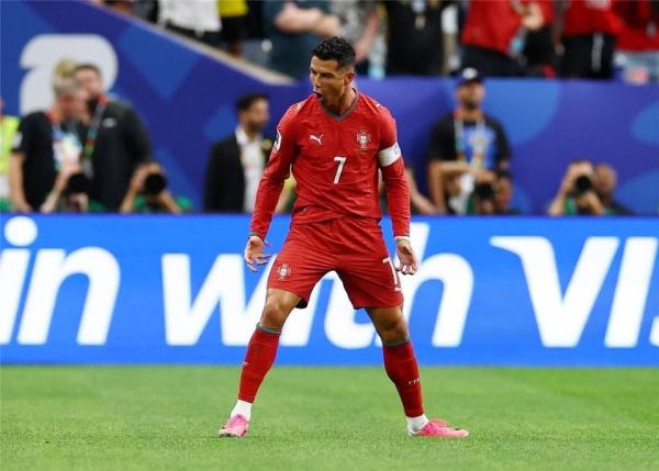 البرتغال تتكتسح أوزبكستان بخماسية في كأس العالم البرتغال تتكتسح أوزبكستان بخماسية في كأس العالم