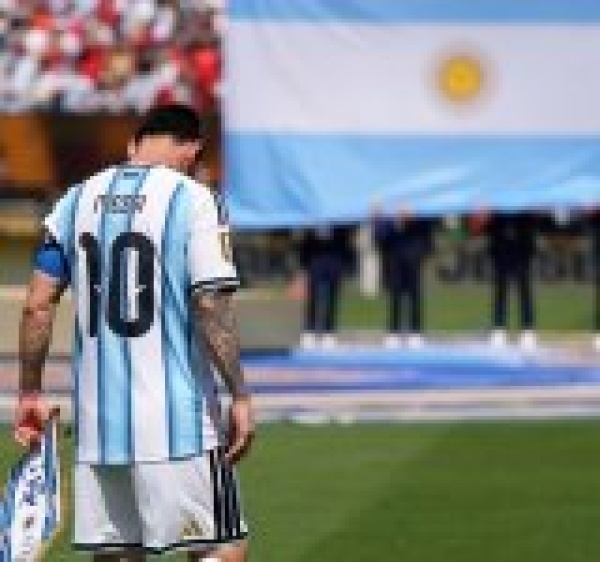 فيفا يفتح تحقيقا مع لاعبي الأرجنتين بسبب أحداث شهدها المونديال