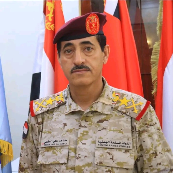 وزير الدفاع القوات المسلحة في أعلى درجات الجاهزية لتنفيذ مهامها الدستورية وحسم الانقلاب الحوثي وزير الدفاع القوات المسلحة في أعلى درجات الجاهزية لتنفيذ مهامها الدستورية وحسم الانقلاب الحوثي