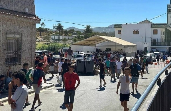 إيطاليا تمدد الرقابة على حدودها مع إسبانيا 15 يوما إضافية بسبب الوضع في سبتة إيطاليا تمدد الرقابة على حدودها مع إسبانيا 15 يوما إضافية بسبب الوضع في سبتة