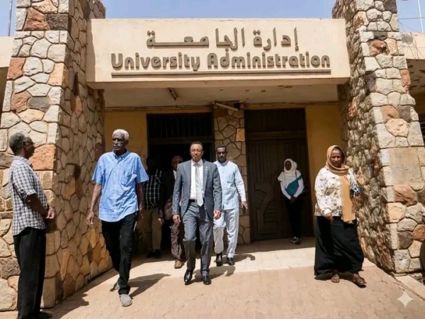 وزير التعليم العالي يعلن عودة جامعة الأحفاد لمقرها بأم درمان وزير التعليم العالي يعلن عودة جامعة الأحفاد لمقرها بأم درمان