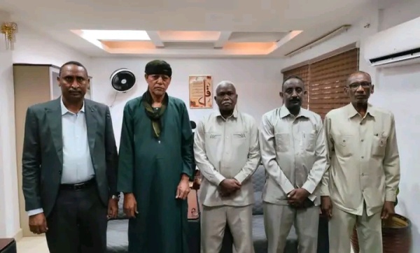 والي شمال دارفور يشيد بمواقف الشيخ موسى هلال الداعمة للقضايا الوطنية