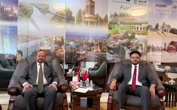رئيس تجمع السودانيين بالخارج يلتقي القنصل العام السوداني بإسطنبول رئيس تجمع السودانيين بالخارج يلتقي القنصل العام السوداني بإسطنبول