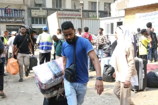 انطلاق قطار عودة السودانيين بـ22 بصا نحو الخرطوم انطلاق قطار عودة السودانيين بـ22 بصا نحو الخرطوم