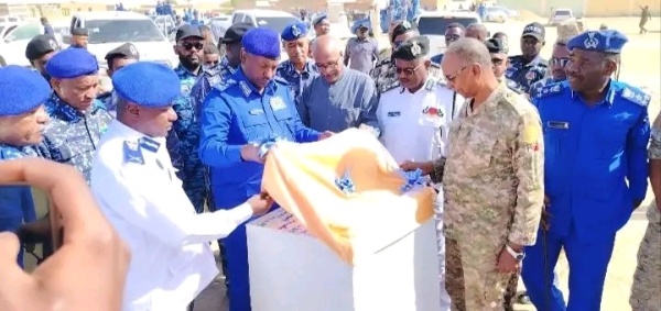 الفريق أمير عبدالمنعم يدشن المشروعات الشرطية في محلية القولد