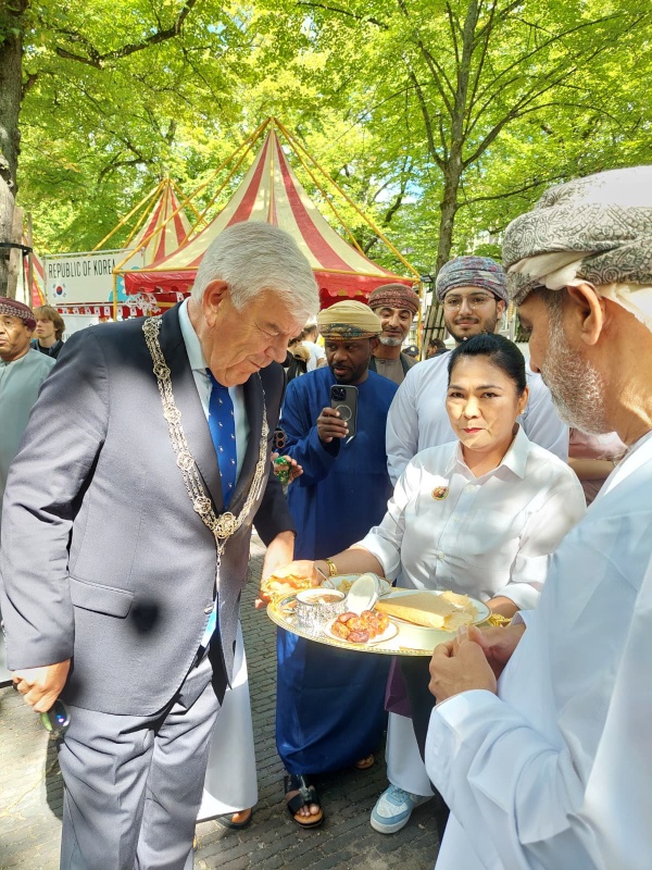 مشاركة ثقافية بارزة لسلطنة ع مان في مهرجان السفارات بمملكة هولندا مشاركة ثقافية بارزة لسلطنة ع مان في مهرجان السفارات بمملكة هولندا