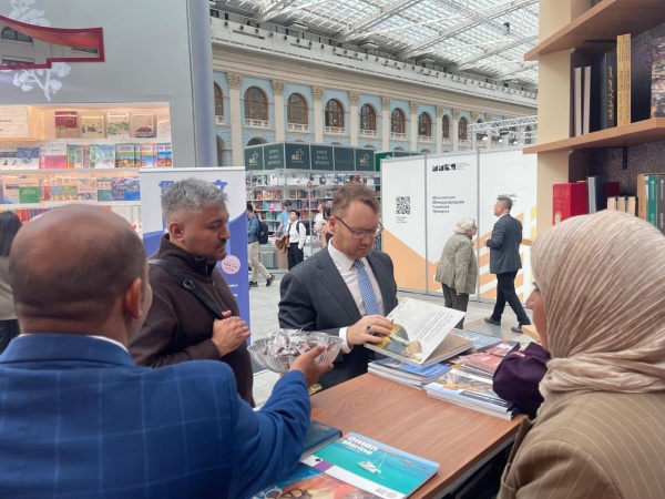 سلطنة ع مان تشارك بجناح رسمي في معرض موسكو الدولي للكتاب سلطنة ع مان تشارك بجناح رسمي في معرض موسكو الدولي للكتاب