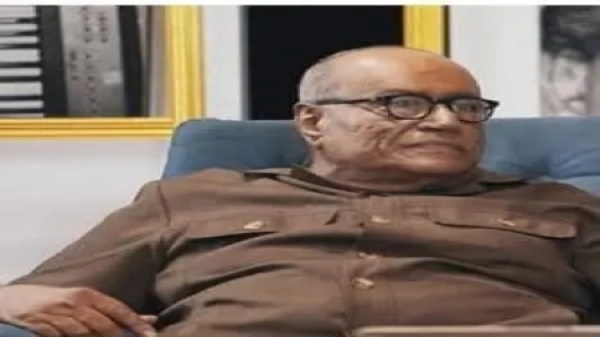 اليمن وفاة الأديب والكاتب سعيد عولقي أحد أبرز رواد المسرح بعد مسيرة حافلة بالعطاء الثقافي