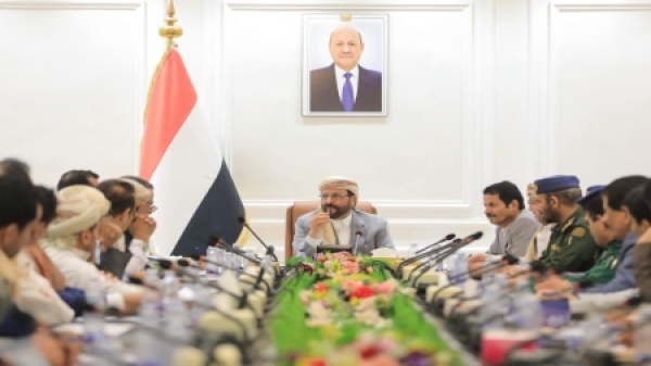 اليمن العرادة يبحث تحديات البنية التحتية في مأرب وسط استمرار تدفق النازحين