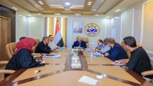 اليمن لجنة حكومية تبحث استكمال إجراءات اعتماد مشروع ميناء قنا في شبوة اليمن لجنة حكومية تبحث استكمال إجراءات اعتماد مشروع ميناء قنا في شبوة