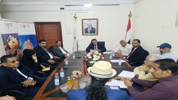 اليمن الحكومة تبحث تطوير القطاع الفندقي وتعزيز الاستثمار السياحي في عدن