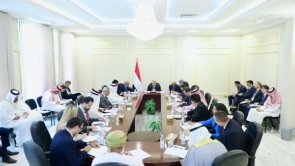 اليمن العليمي يطالب بتحقيق دولي في هبوط طائرة للحرس الثوري الإيراني بصنعاء