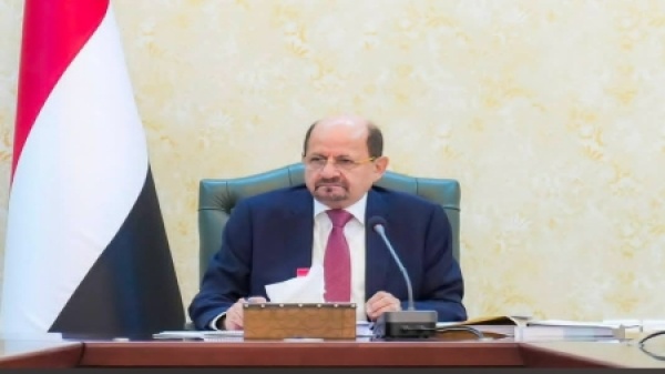 اليمن الزنداني يتهم الحوثيين بتقويض خارطة الطريق واحتجاز 120 مليون دولار من أموال اليمنية اليمن الزنداني يتهم الحوثيين بتقويض خارطة الطريق واحتجاز 120 مليون دولار من أموال اليمنية
