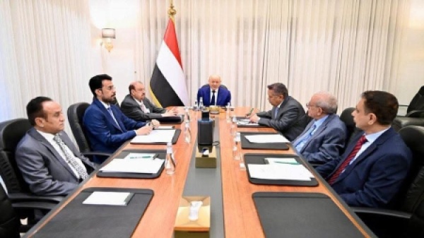 اليمن العليمي يؤكد المضي في الإصلاحات ويتوعد بـ ردع حازم للتصعيد الحوثي اليمن العليمي يؤكد المضي في الإصلاحات ويتوعد بـ ردع حازم للتصعيد الحوثي