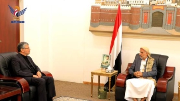 اليمن بعد غياب منذ أواخر 2024 مندوب إيران لدى الحوثيين يظهر في صنعاء عقب وصول طائرة من طهران