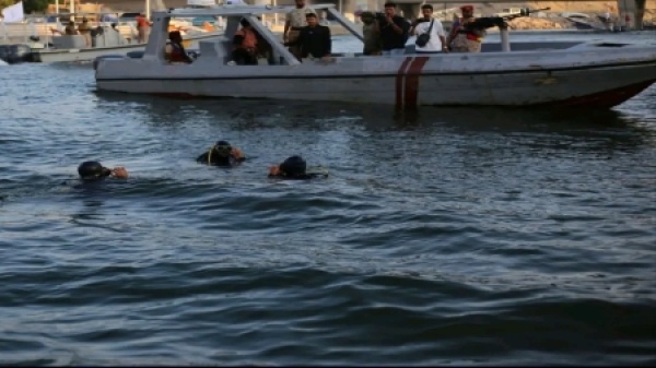 اليمن خفر السواحل تنقذ شابا تعرض للغرق في سواحل المكلا