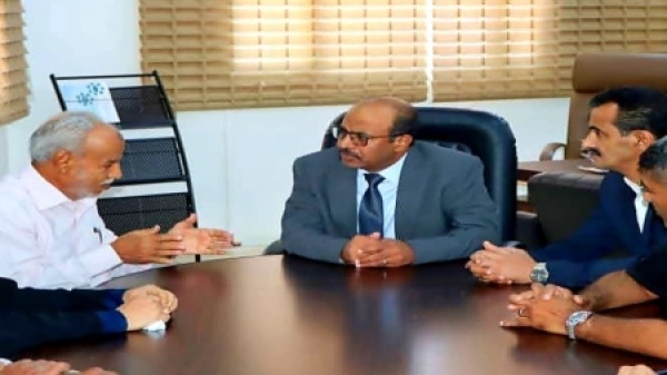 اليمن وزير النفط يعلن بدء الترتيبات لزيادة الإنتاج واستئناف التصدير اليمن وزير النفط يعلن بدء الترتيبات لزيادة الإنتاج واستئناف التصدير