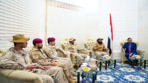 اليمن محافظ شبوة وقيادة القوات المشتركة يؤكدان رفع الجاهزية العسكرية بالمحافظة اليمن محافظ شبوة وقيادة القوات المشتركة يؤكدان رفع الجاهزية العسكرية بالمحافظة