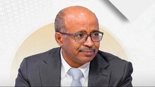 اليمن وزير النفط يقول إن قرار استئناف تصدير النفط استراتيجي ولن يتم التراجع عنه اليمن وزير النفط يقول إن قرار استئناف تصدير النفط استراتيجي ولن يتم التراجع عنه